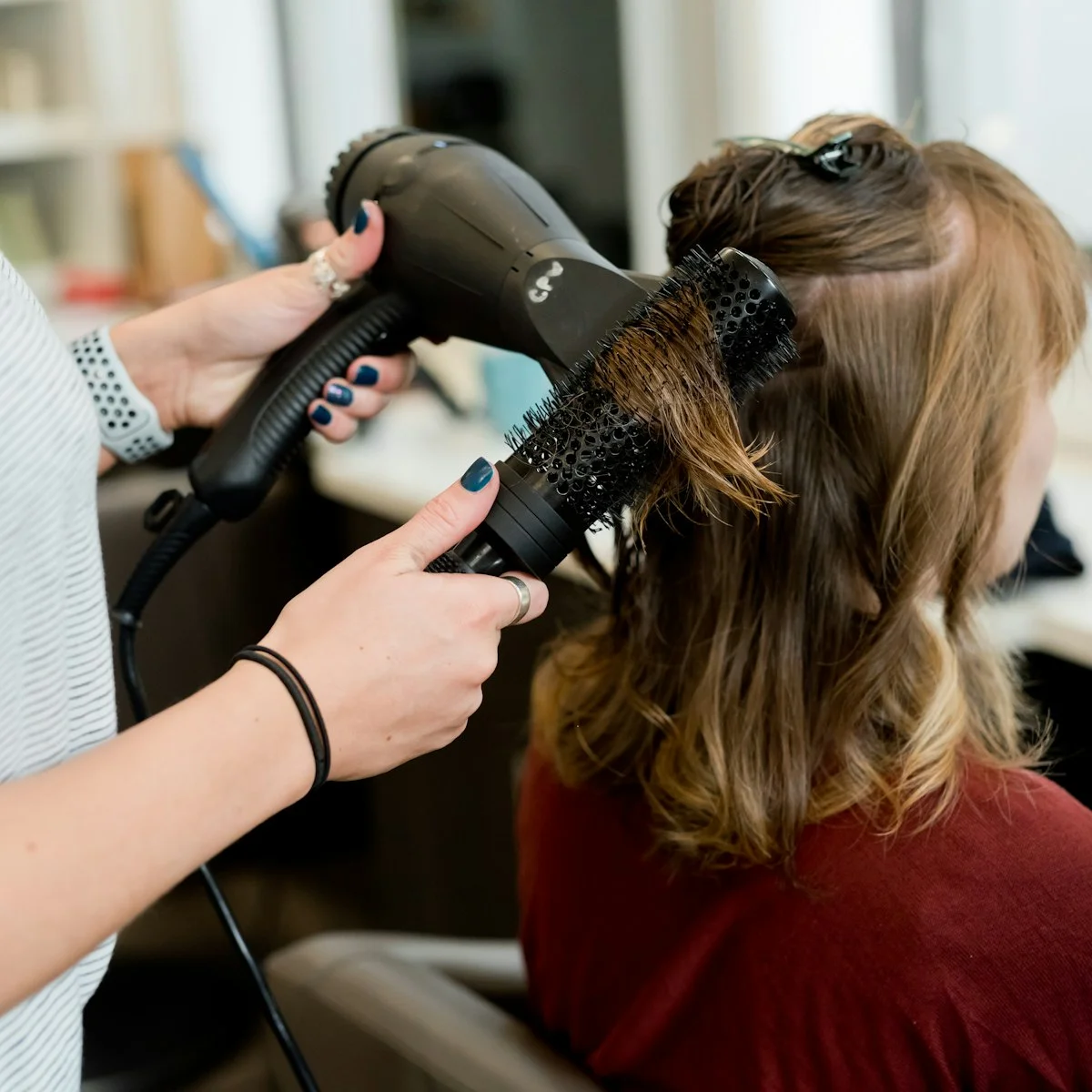 Extensions Aan Huis of Salon? Voor- en Nadelen op een Rij